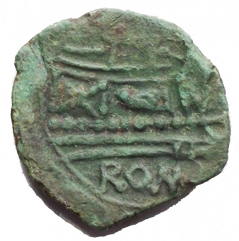 Repubblica Romana - After 211 BC Quadrans d / Head of Hercules on the right r / Bow to the right, under Rome 3.21 g. 15.76 mm. Good conditions. Beautiful green patina