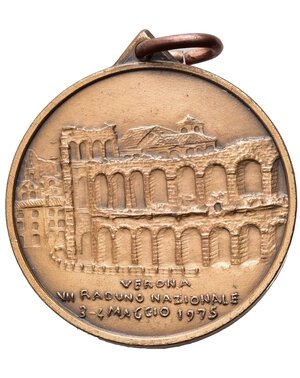 obverse: MEDAGLIE ITALIANE - Repubblica Italiana, medaglia associazione nazionale finanzieri , Verona maggio 1975, bronzo, con anello, diametro 3 cm, peso gr. 11,3, SPL.