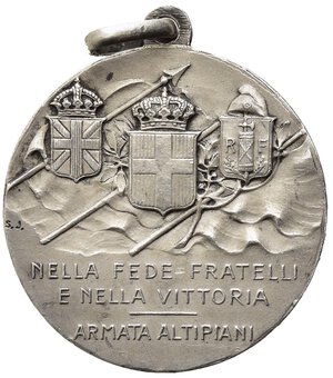 reverse: SAVOIA - Medaglia Armata degli Altipiani 1918, con anello, Argento, diametro 3.2 cm, Rara, Policchi ARM0601, produttore Johnson. Peso gr. 14.2, SPL.