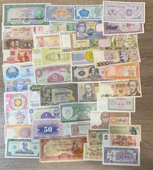 obverse: Lotto di 40 banconote mondiali. Molte in conservazione FDS