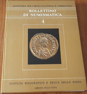 obverse: AA.VV.- Bollettino di Numismatica - Volume 4 - Roma, 1985, pp. 253, cartonato lucido. Ill. b/n e a colori nel testo, ottimo stato, tratta monetazione italiana antica e medievale.