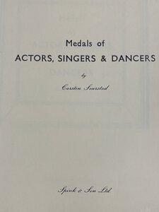 obverse: SVARSTAD C. - Medals of Actors, Singers & Dancers. Ed. Spink & Son Ltd. London, 1963. 26 pp. ill. b/n. Ottimo stato