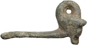 reverse: Decorative element (handle ?) decorated with the head of a panther.  Balkanic.  Bronze. 64 mm