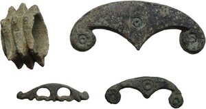 obverse: Lot of 4 bronze elements in different shapes.  Celtic to Roman period
