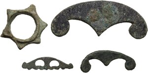 reverse: Lot of 4 bronze elements in different shapes.  Celtic to Roman period