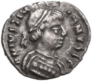 obverse: Justinian I (527-565).. AR Half Siliqua, Ravenna mint