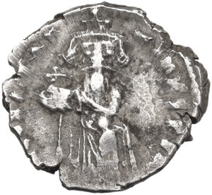 obverse: Constans II (641-668). . AR Half Miliaresion or Siliqua,