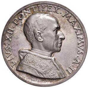 obverse: Roma. Pio XII (1939-1958). Medaglia anno II (1940) AG gr. 39,35 Ø 44 mm. Opus Aurelio Mistruzzi. Esortazione alla pace. Bartolotti E940. FDC