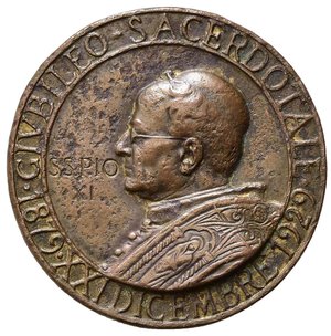 obverse: MEDAGLIE PAPALI- PIO XII. Medaglia Giubileo sacerdotale, bronzo, diametro 3,1 cm, MB, priva di anello portativo. Peso gr. 10,6.