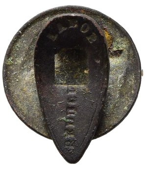 reverse: VENTENNIO FASCISTA - Distintivo Associazione Nazionale Combattenti con elmetto Adrian, produttore Labor, bronzo , diametro 1.6 cm. MB.