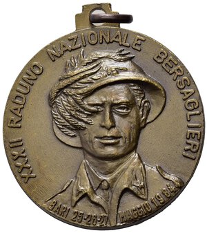 obverse: MEDAGLIE ITALIANE - Repubblica italiana, medaglia raduno associazione Bersaglieri, Bari, 1984, bronzo, con anello, diametro 4,2 cm., peso gr. 32,7. SPL.