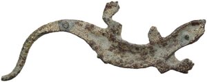 reverse: Bronze decorative element in the shape of a lizard.  45 mm