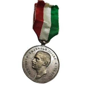reverse: Medaglia al Merito, Vittorio Emanuele III , argento, diam 26,4, nastrino
