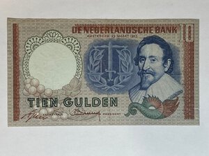 obverse: OLANDA. 10 Gulden 1953. piega centrale. SPL