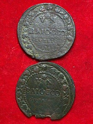 reverse: GUBBIO. Stato Pontificio. Benedetto XIII. Lotto di 2 monete da un baiocco. Cu. MB
