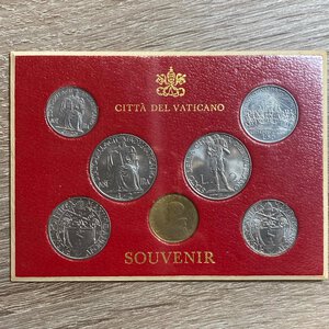 obverse: VATICANO. Pio XII, Paolo VI, Giovanni XXIII. Souvenir con monete autentiche in cartoncino, tutte diverse e FDC