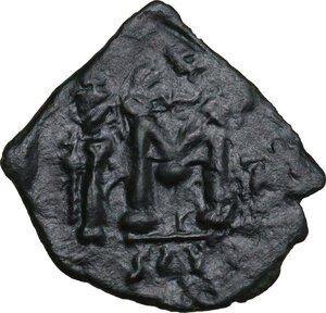 reverse: Constantine IV Pogonatus, with Heraclius and Tiberius (668-685).. AE Follis. Syracuse mint. Struck 668-674 AD