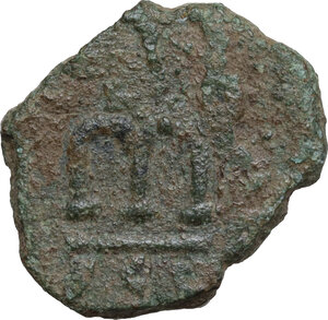 reverse: Leontius (695-698).. AE Follis, Syracuse mint, 695-698 AD