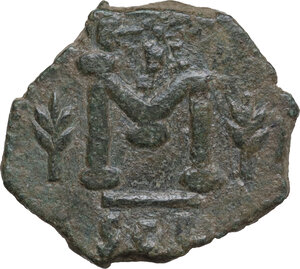 reverse: Tiberius III, Apsimar (698-705).. AE Follis. Syracuse mint, 698-701