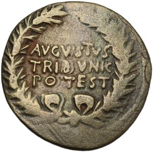 obverse: Augustus (27 BC - 14 AD) with P. Licinius Stolo. AE Dupondius, 17 BC
