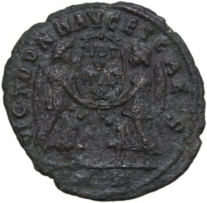 reverse: Magnentius (350-353).. Large AE2, Rome mint, 351-352 AD