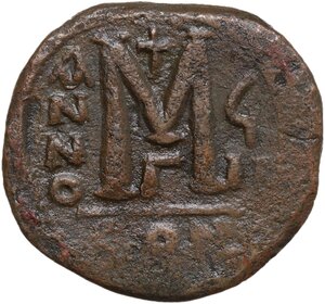 reverse: Justin II and Sophia (565-578). AE Follis. Constantinople mint, 3rd officina. Dated RY 8 (572/3)