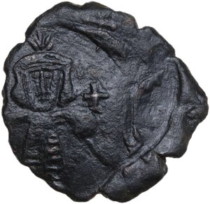 obverse: Tiberius III, Apsimar (698-705).. AE Follis, Syracuse mint, AD 698-705