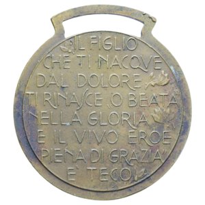 obverse: REGNO D ITALIA MEDAGLIA PER LE MADRI DEI CADUTI AE. 16,36 GR. 33 MM. BB-SPL 