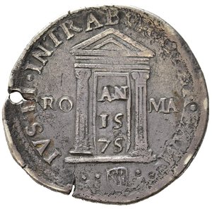 reverse: ROMA. Stato Pontificio. Gregorio XIII (1572-1585). Testone giubileo 1575 con busto a destra e Porta Santa. Ag (8,76 g). MIR 1148. B/MB