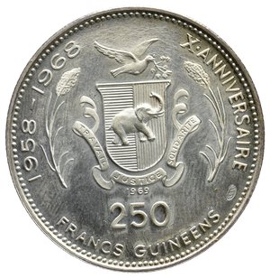 reverse: GUINEA  250 Francs argento UOMO SULLA LUNA  1969