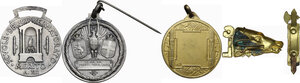 reverse: Lotto di tre (3) medaglie e due (2) spille di ambito Savoia e Fascista