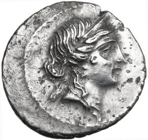 obverse: Julius Caesar. AR Denarius, Africa, 47-46 BC