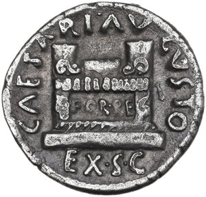 reverse: Augustus (27 BC - 14 AD)  . AR Denarius . Rome mint, Q. Rustius, moneyer. Struck 19 BC