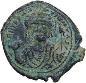 obverse: Maurice Tiberius (582-602).. AE Follis. Theoupolis (Antioch) mint. Dated RY 7 (588/9)