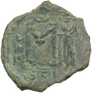 reverse: Constantine IV Pogonatus (668-685).. AE Follis. Syracuse mint. Struck 674-681 AD