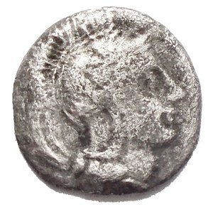 reverse: Mondo Greco - Calabria. Taranto. ca 380/228 aC. Diobolo Ag. D/ Athena elmata a ds. R/ Ercole strangola il leone Nemeo. Peso gr 0,81