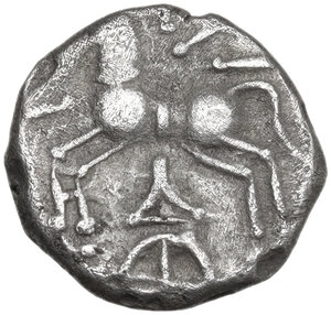 reverse: Central Gaul, Lingones. AR Quinar, 120-50 BC