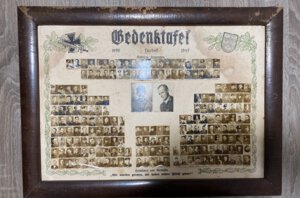 obverse: GERMANIA. Terzo Reich. Seconda guerra mondiale (1939-1945). Cornice con fotografie di soldati (55x41). Discreto stato