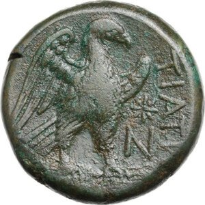 reverse: Mondo Greco -Northern Apulia, Teate.AE Nummus, 225-200 BC.Head of Zeus of Dodona right, wearing oak wreath./Eagle standing right on thunderbolt; at right, TIATI; in right field, star above N.HN Italy 703. SNG France 1419 var. (no star). SNG Morcom 222 var. (same).AE.31.95 g.31.50 mm.RR.Very rare. A superb example. Dark green patina.Good VF.