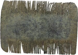 obverse: ROMAN BRONZE COMB  Roman to Migration Period.   Bronze double sided comb, with teeth of equal size and spacing on both sides.  Dimensions: 41x59 mm
