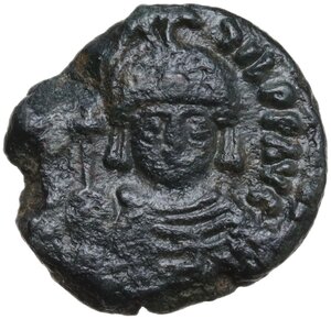 obverse: Maurice Tiberius (582-602).. AE Decanummium, Catania mint, RY 6 (588/9 AD)