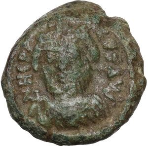 obverse: Heraclius (610-641).. AE Decanummium. Catania mint. Dated RY 11 (620/1 AD)