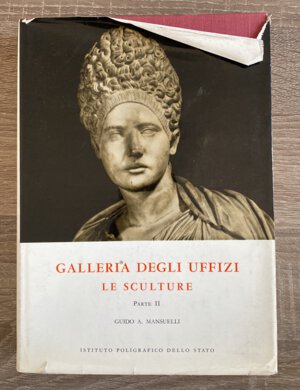 obverse: MANSUELLI G. - Galleria degli Uffizi, Le sculture, Parte II. Roma, 1961. 408 pp. Tav. b/n. Sovraccoperta con strappo, interno ottimo stato