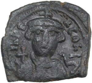obverse: Constans II (641-668).. AE Follis. Syracuse mint, 642-643 AD