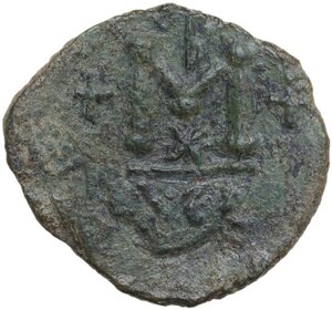 reverse: Tiberius III, Apsimar (698-705).. AE Follis. Uncertain Sicilian (Catania?) mint