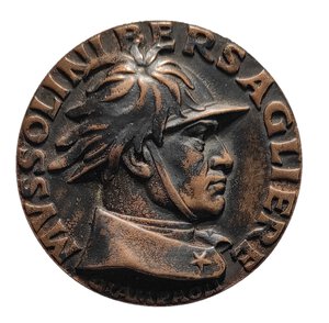 obverse: Mussolini Bersagliere. Medaglia fusa 1932. Opus: Pietro Giampaoli. Casolari IX# 5.
