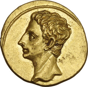 obverse: Augustus (27 BC - 14 AD)  . AV Aureus. Tarraco mint. Struck 18-17/16 BC
