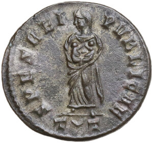 reverse: Fausta, wife of Constantine I.. AE 19 mm. Ticinum mint, 326 AD