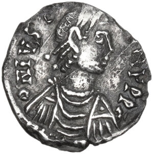obverse: Justinian I (527-565).. AR Half Siliqua, heavy weight issue. Carthage mint