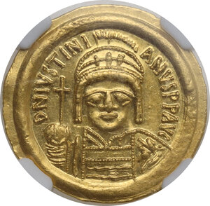 obverse: Justinian I (527-565).. AV Solidus. Ravenna mint, 552-565 AD